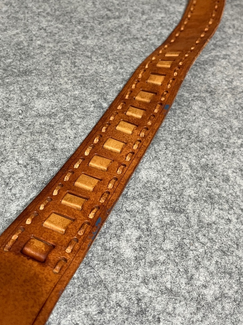 Western Horsehead Oval Belt Buckle with Tan Leather Strap - Picture 6 of 9